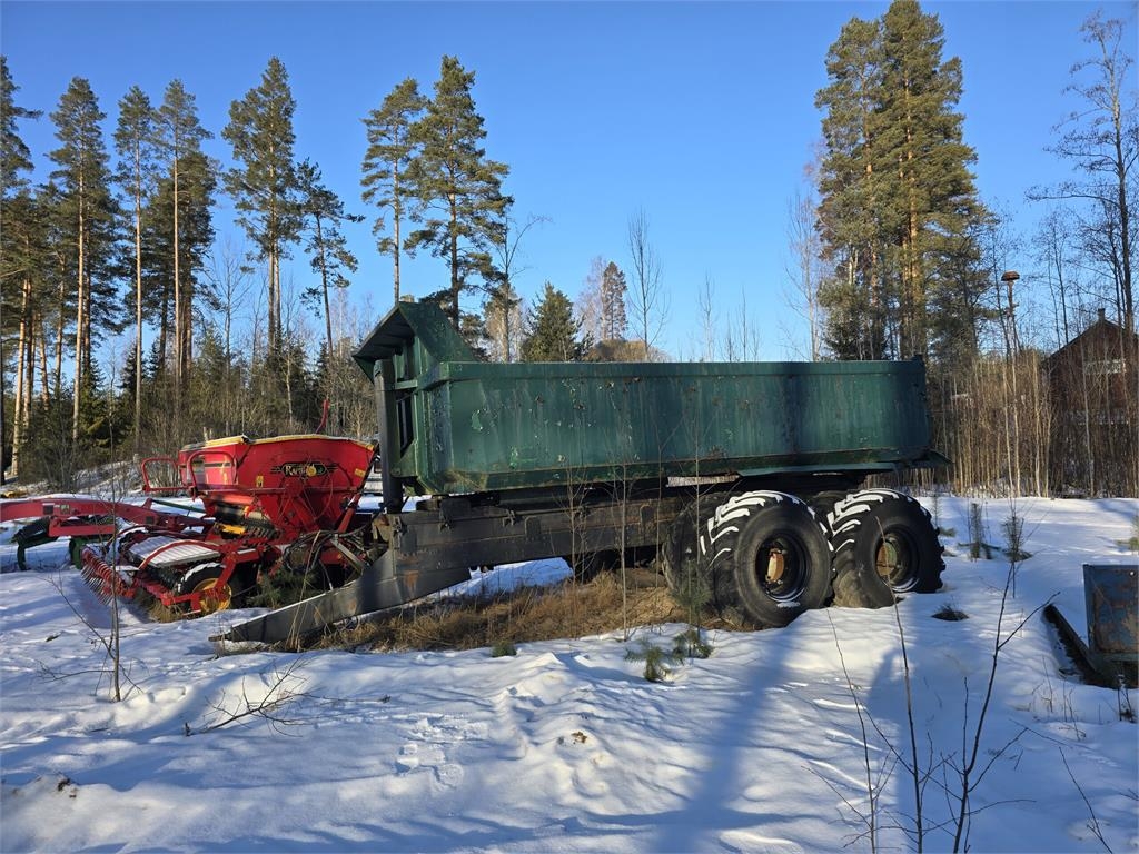 Benne céréalière Telivetoinen maansiirtokärry — occasion