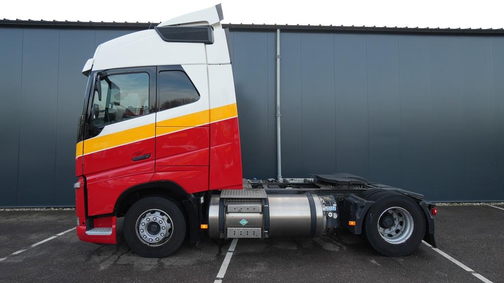 Volvo FH 420 LNG Globetrotter tractor unit