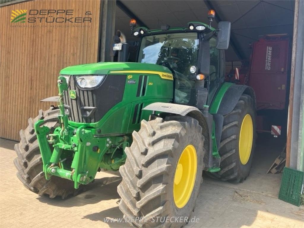 John Deere 6R 250