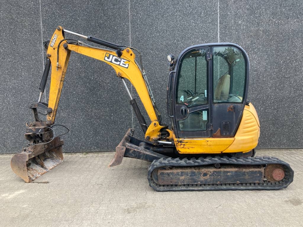 JCB 8045