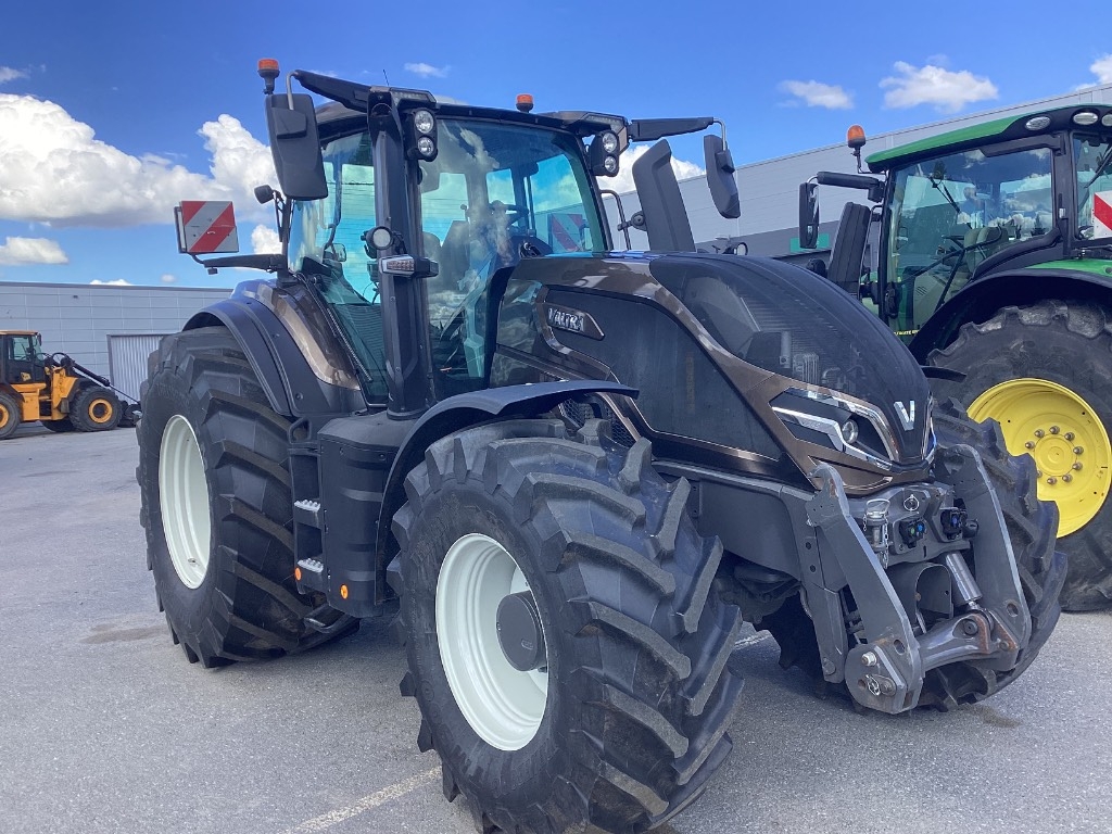 Valtra Q245