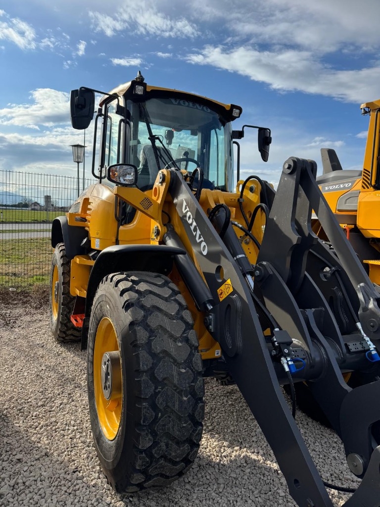Chargeuse sur pneus Volvo L 45 HS — occasion 2026, 2 h