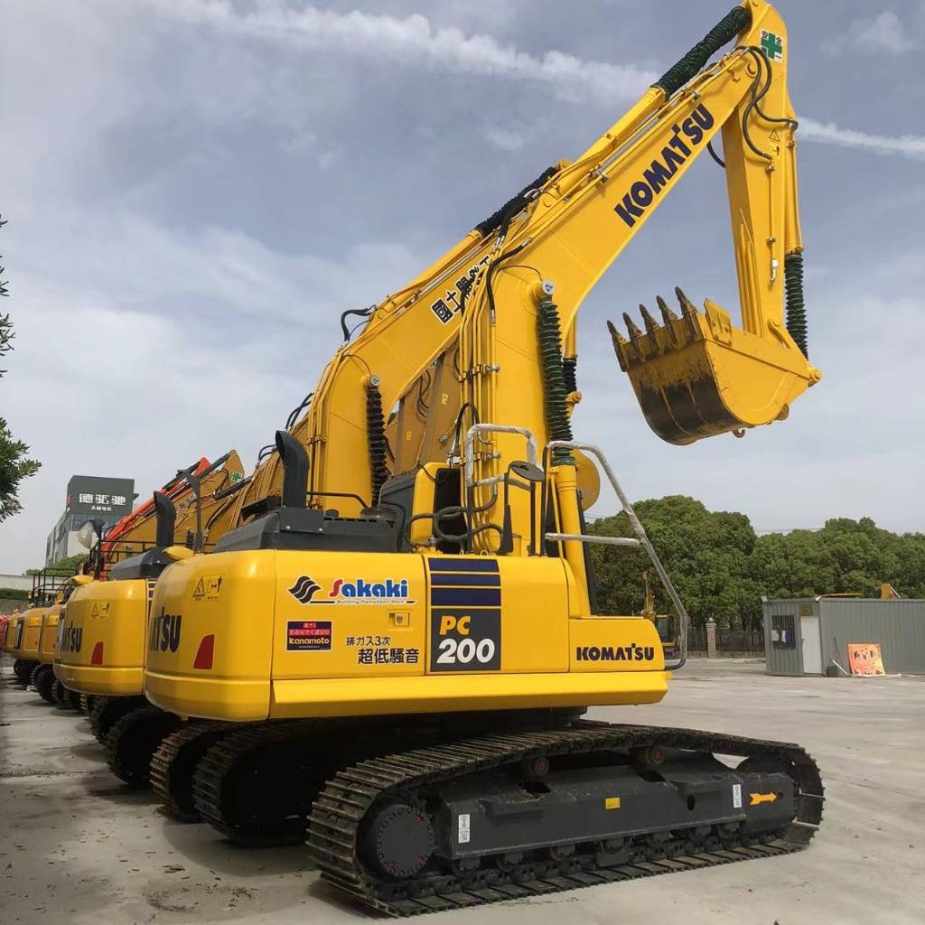 Komatsu 200