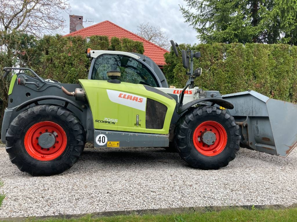 CLAAS Scorpion 7055