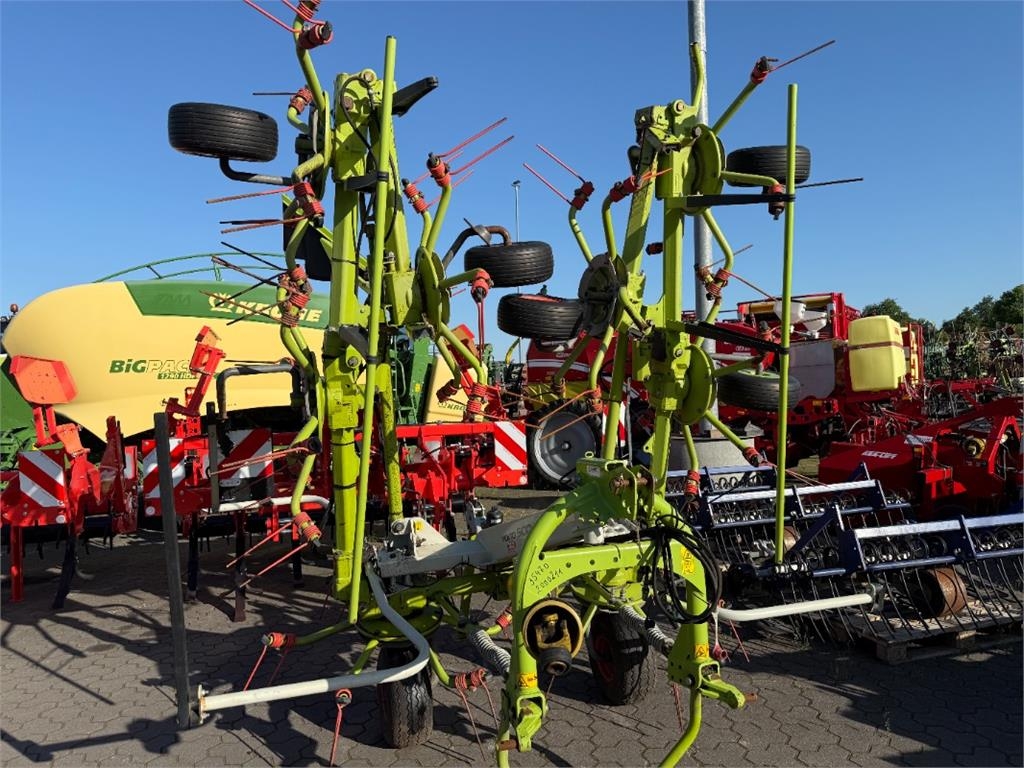CLAAS Volto 900