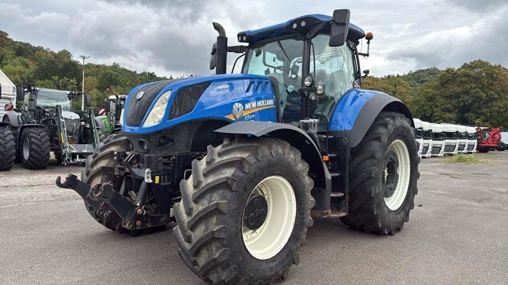 New Holland T7.275 Tractor