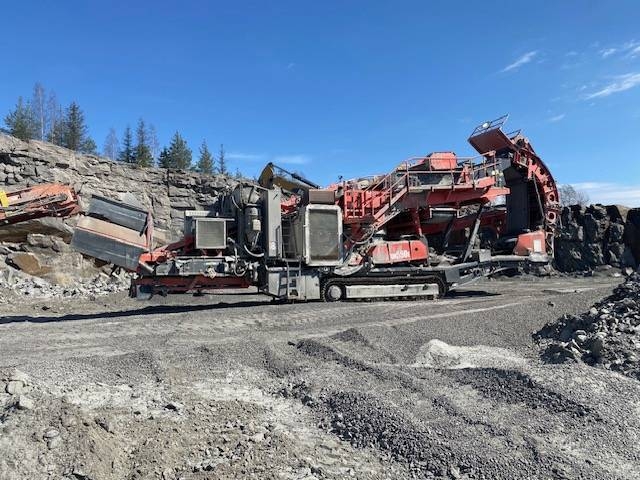 Concasseur mobile Sandvik UH550e — occasion 2016, 25 500 h