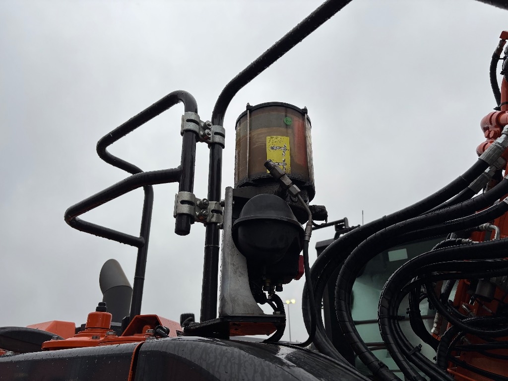 Hitachi ZX 135 US-7 / Rototilt, Rasvari, Stage V kuva 7