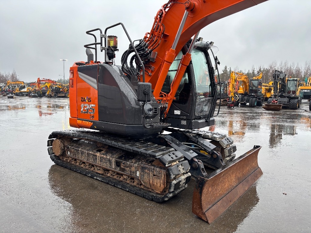 Hitachi ZX 135 US-7 / Rototilt, Rasvari, Stage V kuva 6