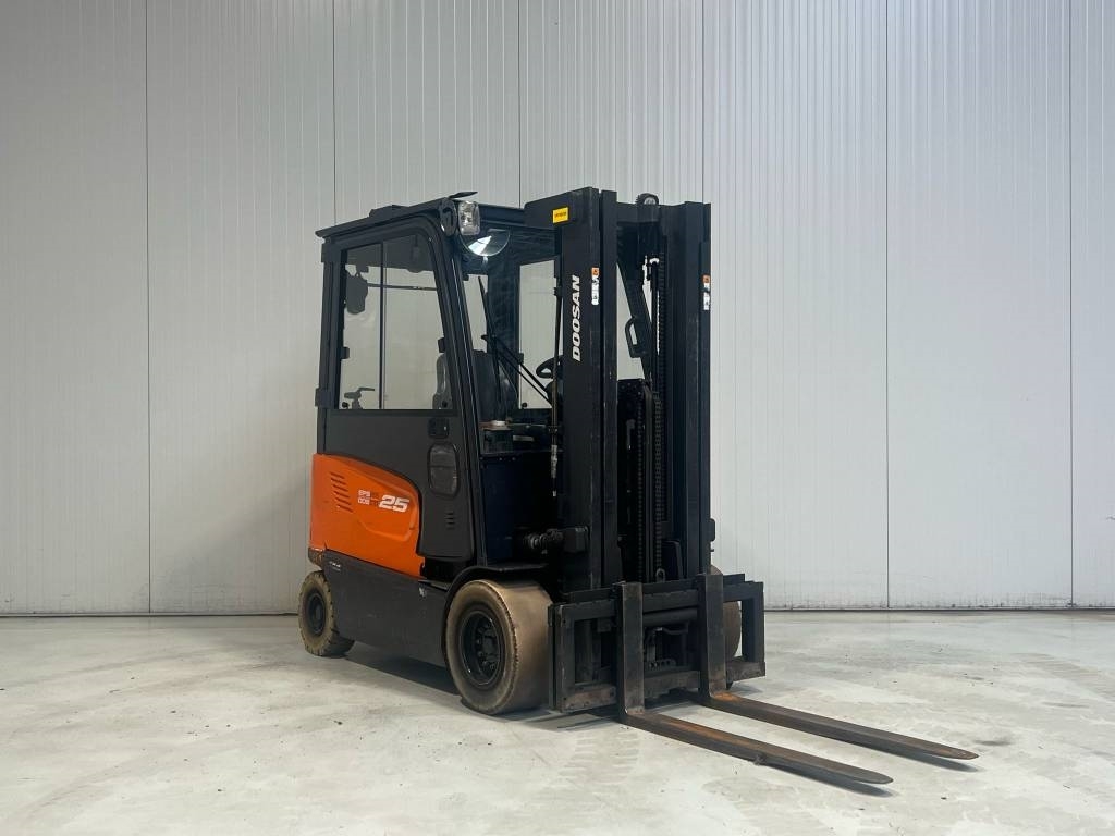 Doosan B25X-7