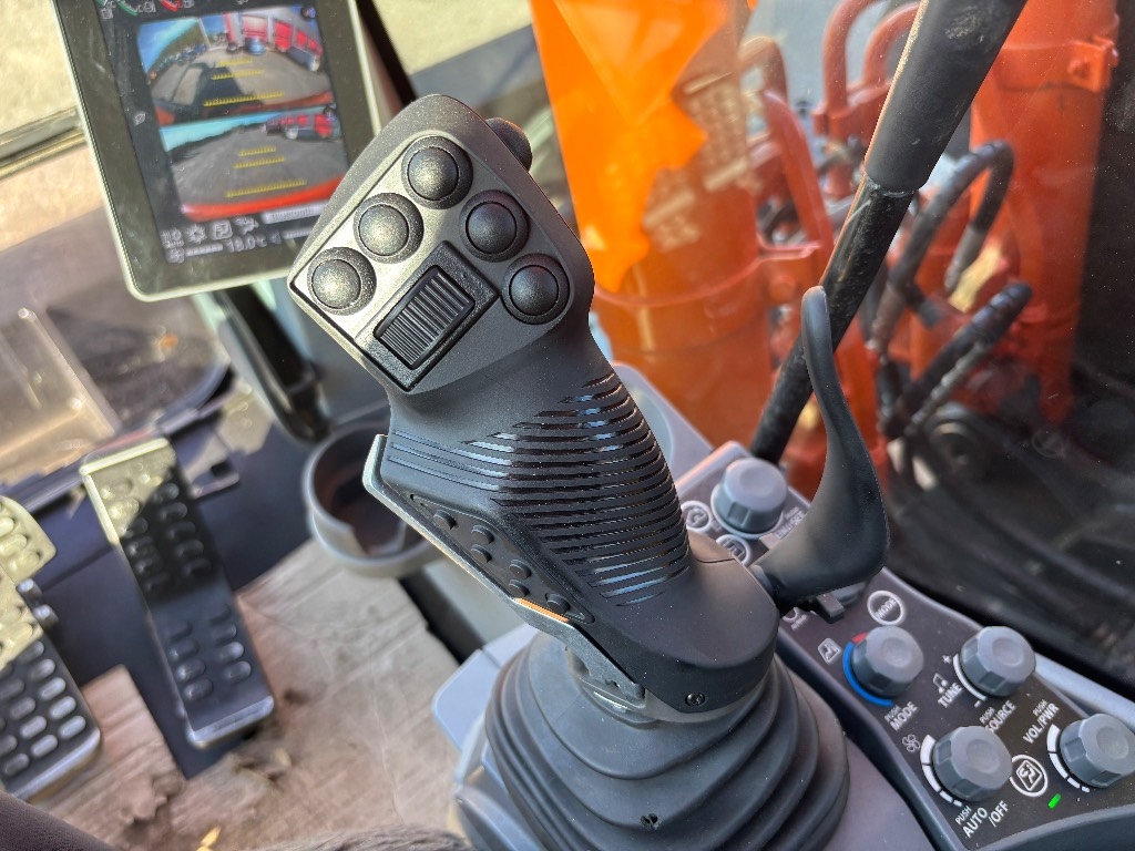 هيتاشي ZX 135 US-7 / جاهز الآن! kuva 16