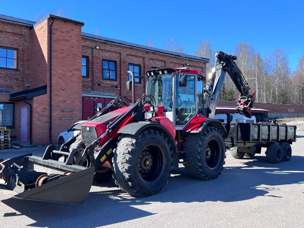 Huddig 1260 C med vagn och redskap