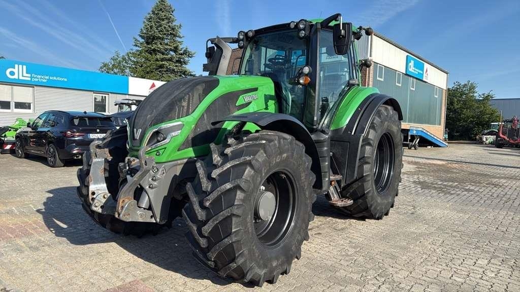 Valtra T175 Unlimited Tractor