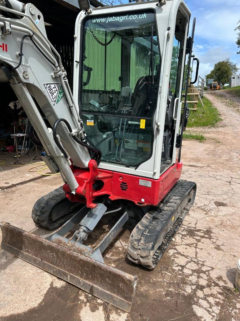 Takeuchi TB 325 R