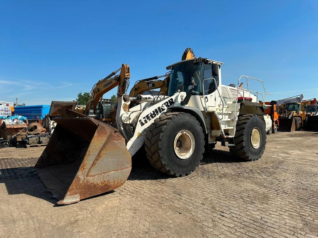 Liebherr L 576