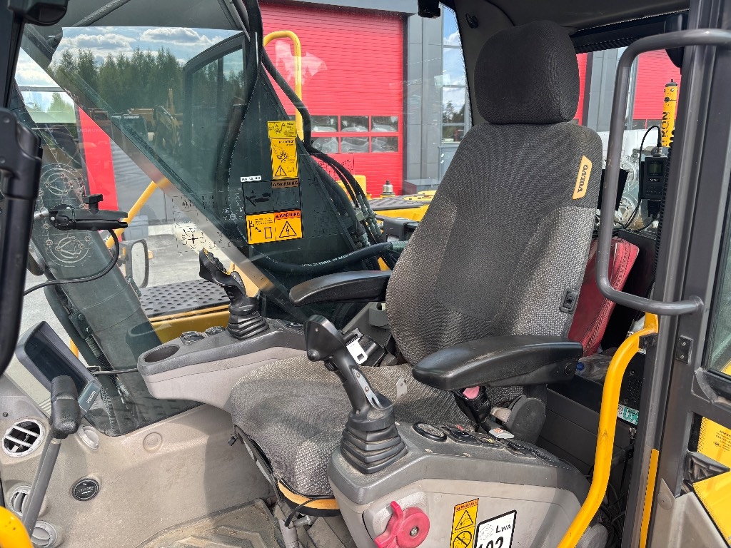 Volvo EC 210 CL / Myyty, Sold kuva 14