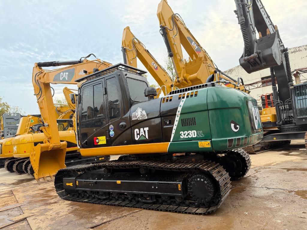 Pelle sur chenilles Caterpillar 323D2L the largest‑scale supplier — occasion 2025, 200 h