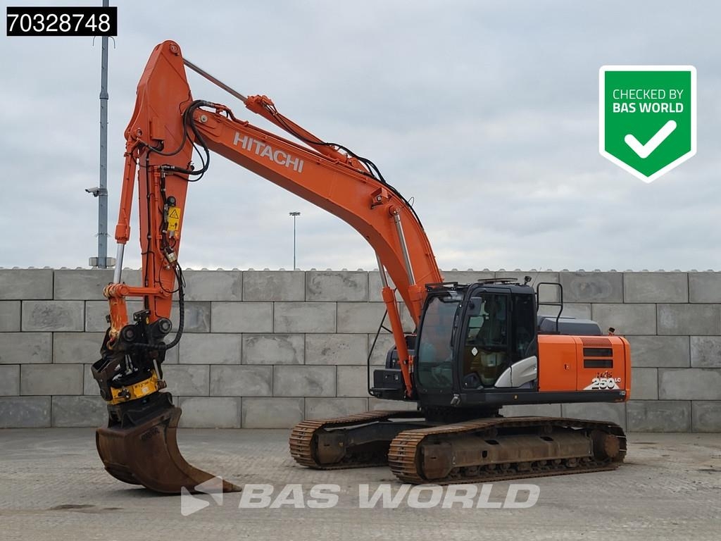 Hitachi ZX250 LC -6 Roto + Bucket