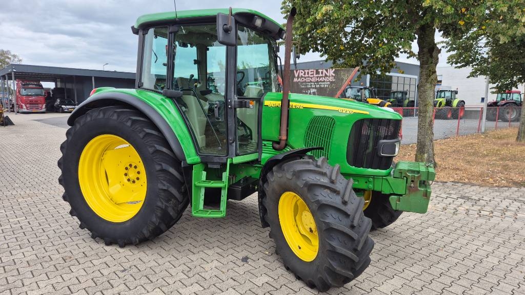 Tracteur agricole John Deere 6220 SE PowerQuad — occasion 2003, 8 290 h