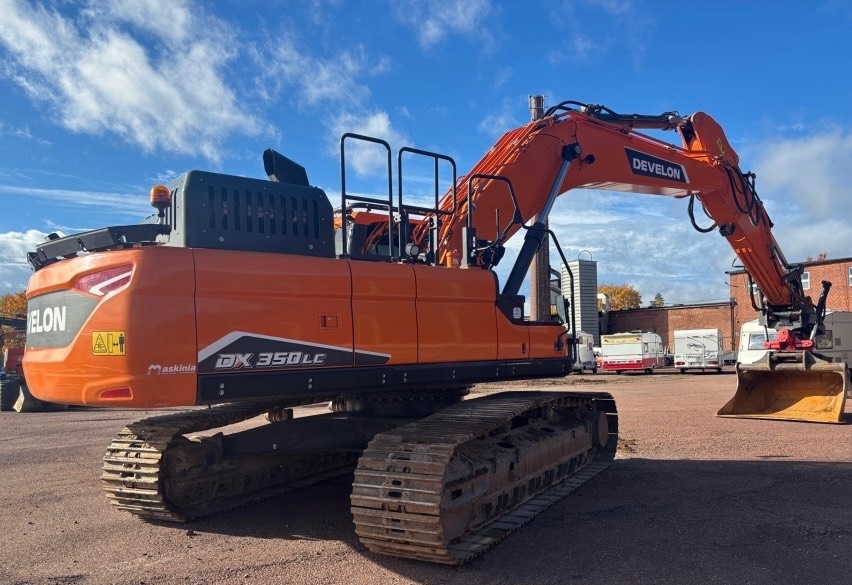 Pelle sur chenilles Develon DX 350 LC-7 K / Huippu varusteet, Stage V, Tulossa — occasion 2023, 4 880 h