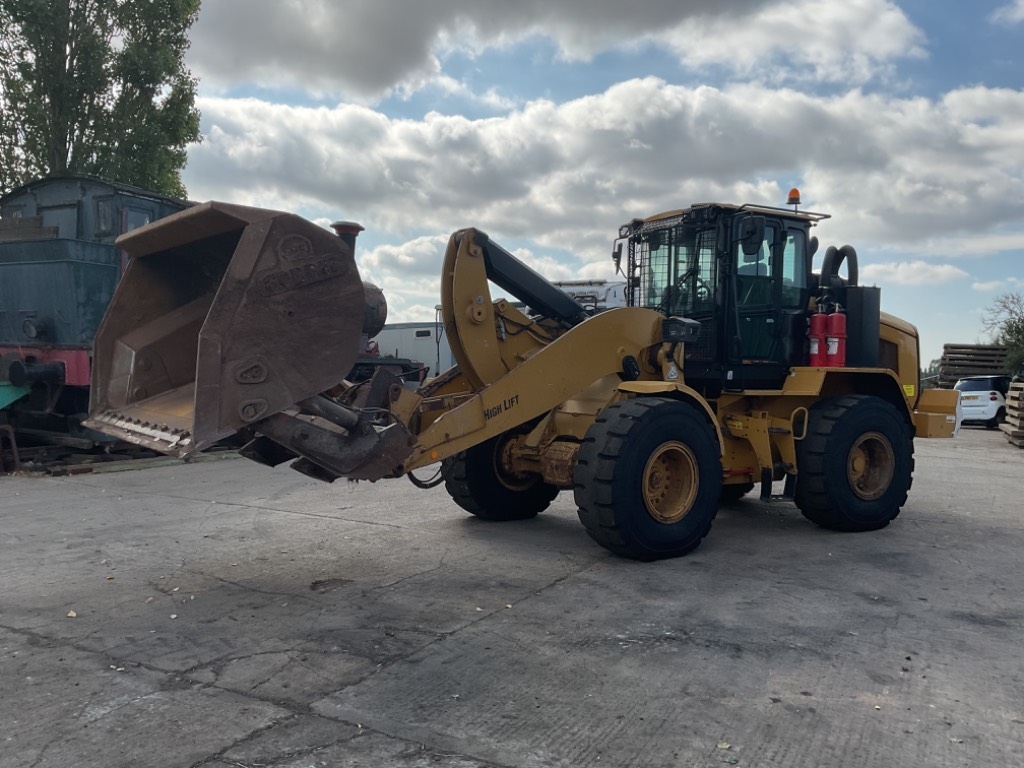 CAT 938M
