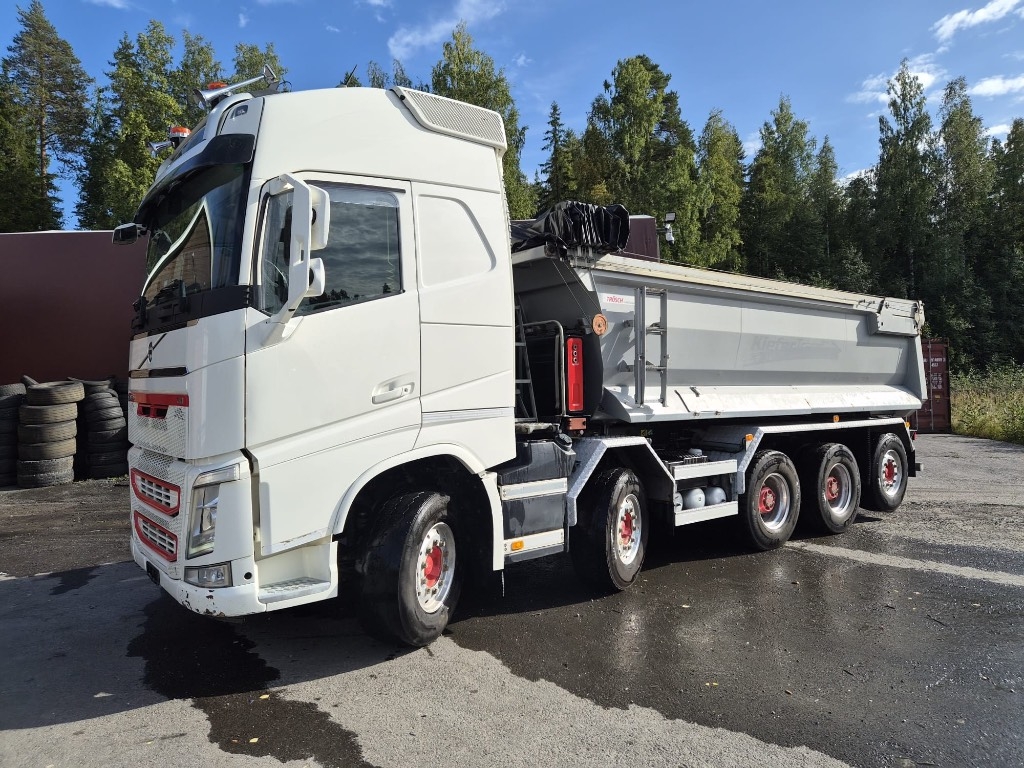 Camion benne Volvo FH500 10x4 Euro 6 maansiirtolavalla — occasion 2021