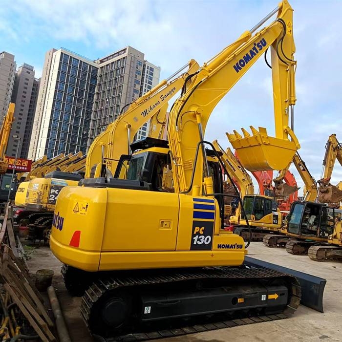 Komatsu PC 130