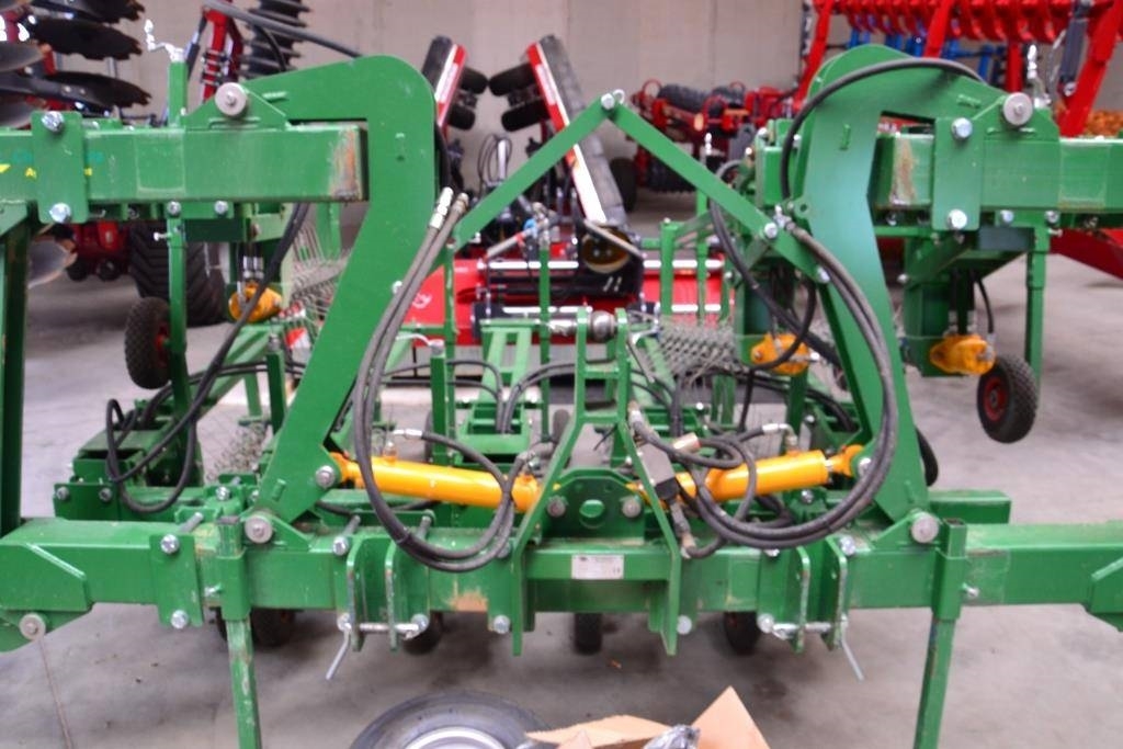 Christiaens Agro Systems Rowbrush