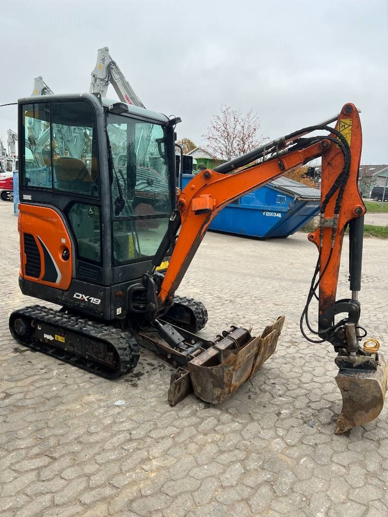 Doosan DX 19