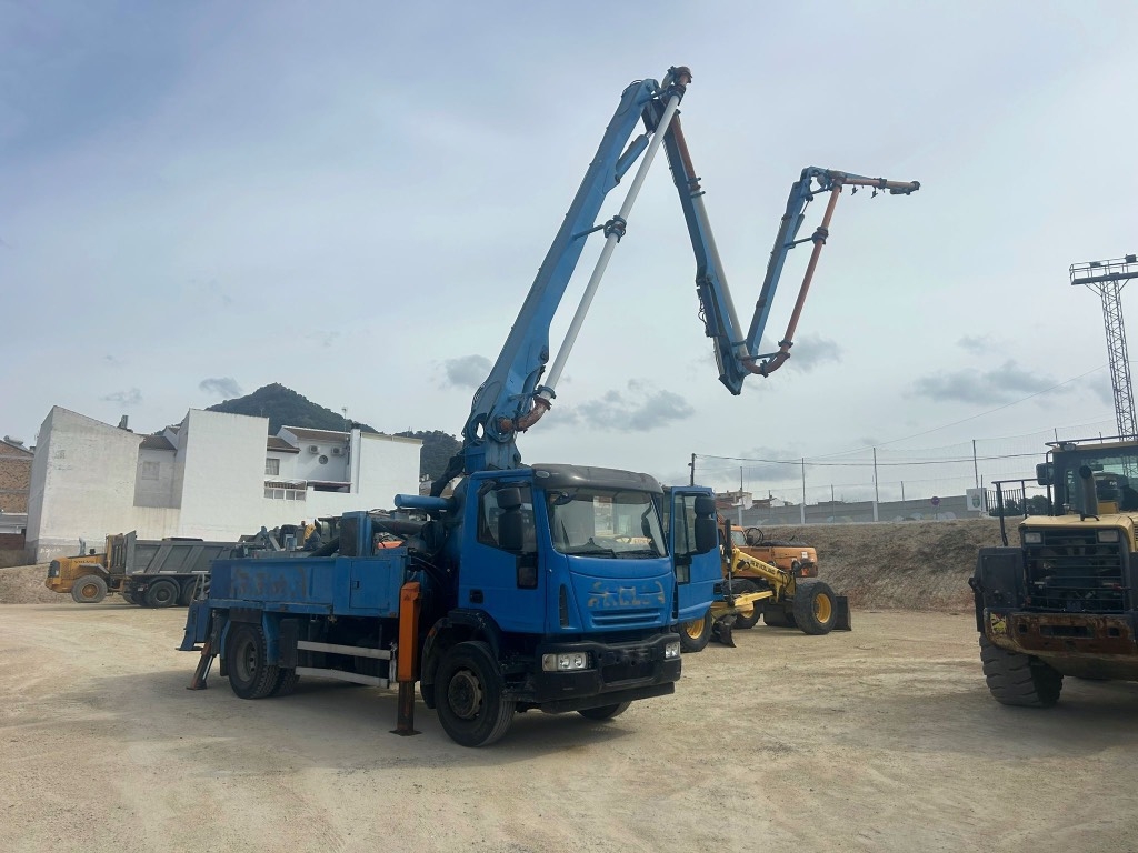 Iveco y Junjin 28