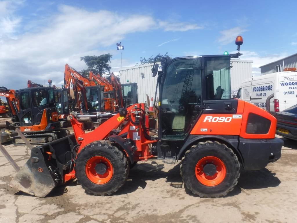 Kubota R 090