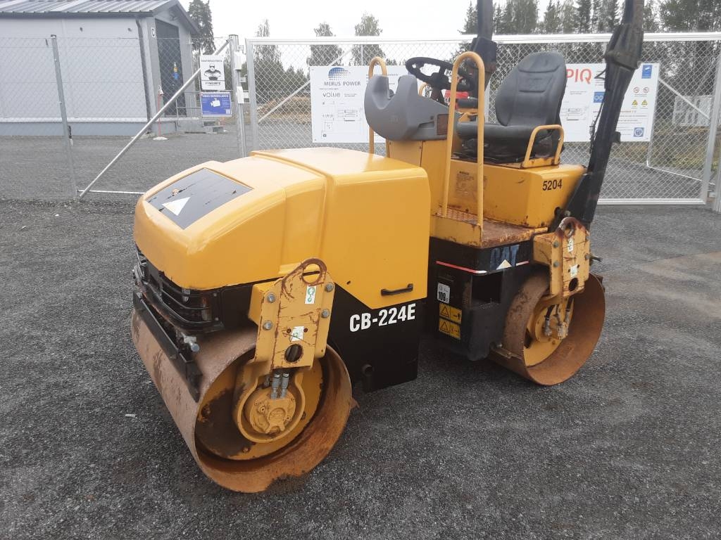 Rouleau tandem Caterpillar ⁵CB 224 E — occasion 2003, 1 150 h