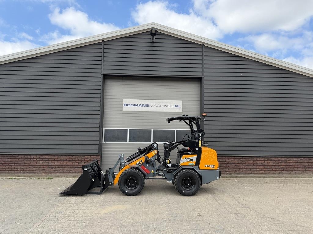 GiANT G2300 X-TRA HD minishovel jubileum vol opties! €67
