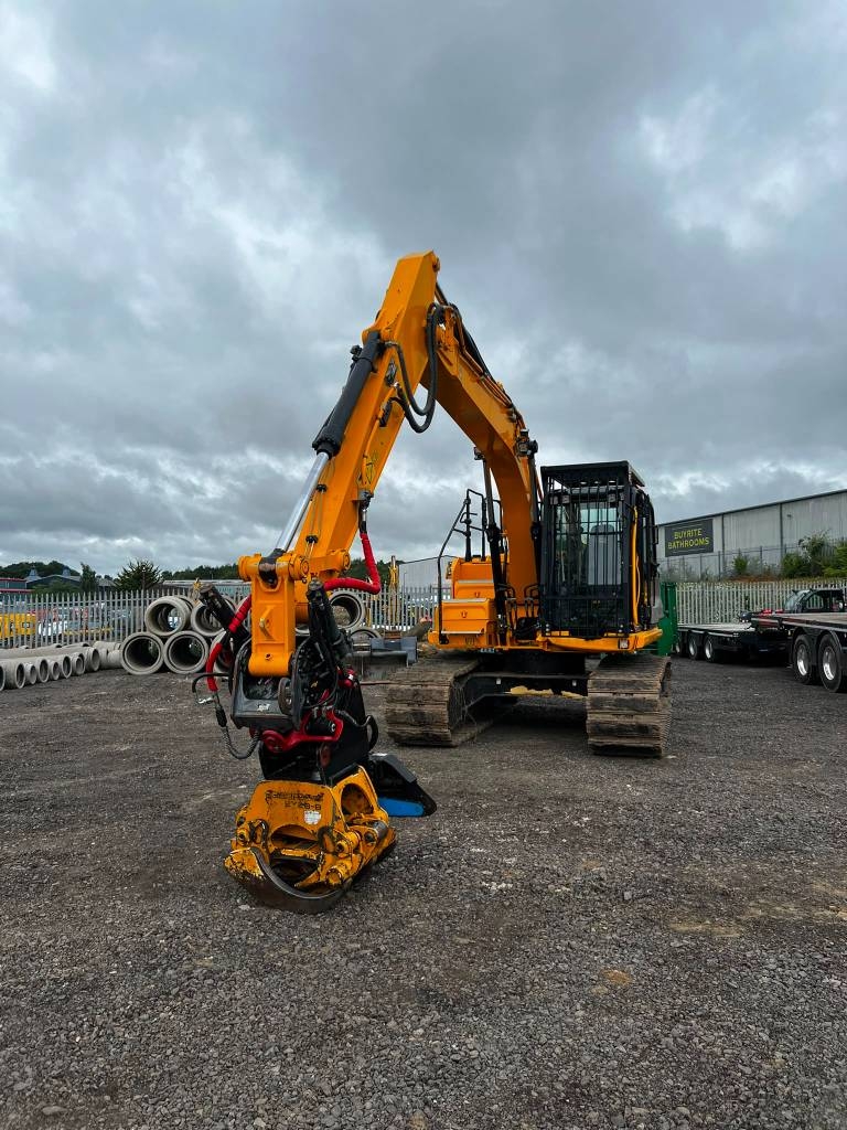 JCB JS 150X HD