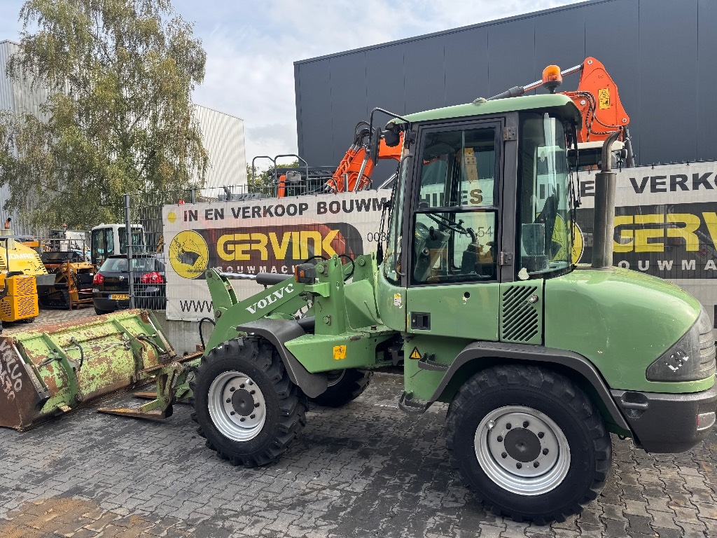 Chargeuse sur pneus Volvo L30 — occasion 1999, 12 085 h