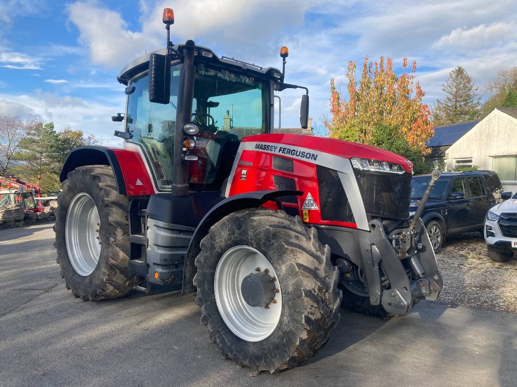 Massey Ferguson 8S.225