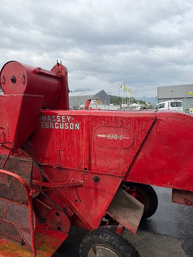 Massey Ferguson 630 S