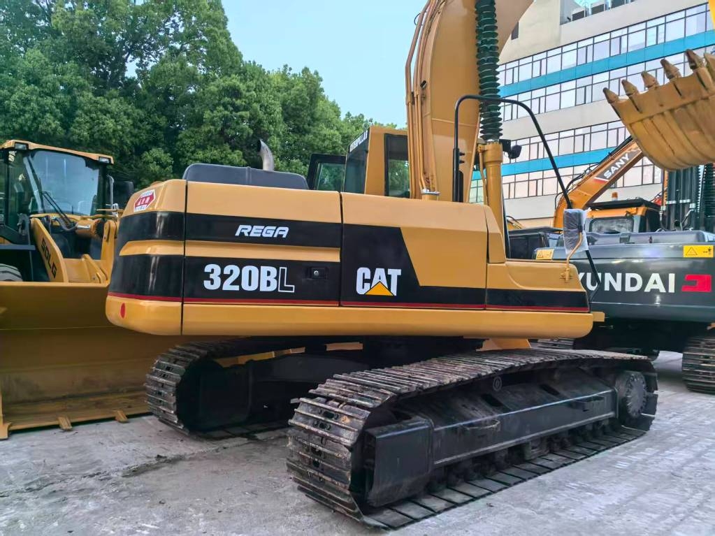 Pelle sur chenilles Caterpillar 320 B L — occasion 2012, 1 200 h