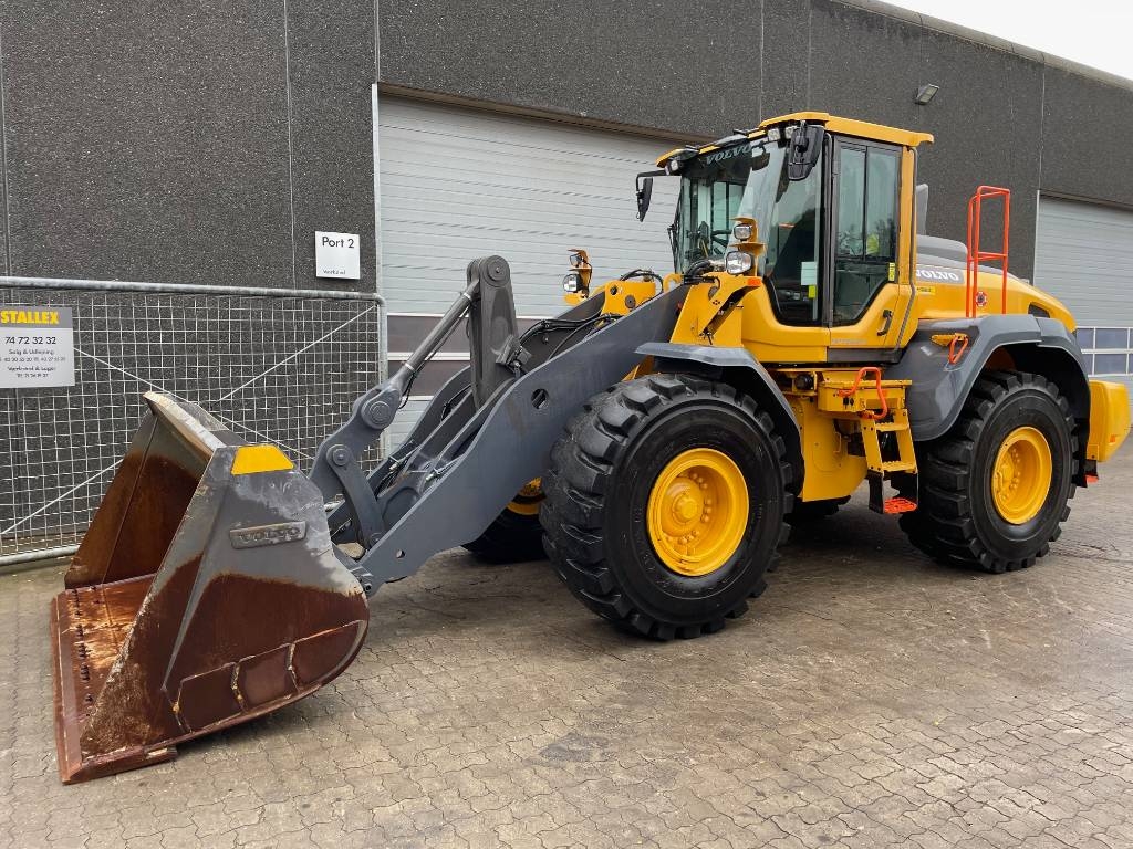 Volvo L110H Long boom