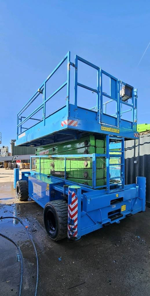 Holland Lift HL220 D25