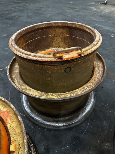 Hitachi ZW 310-5 USED RIMS