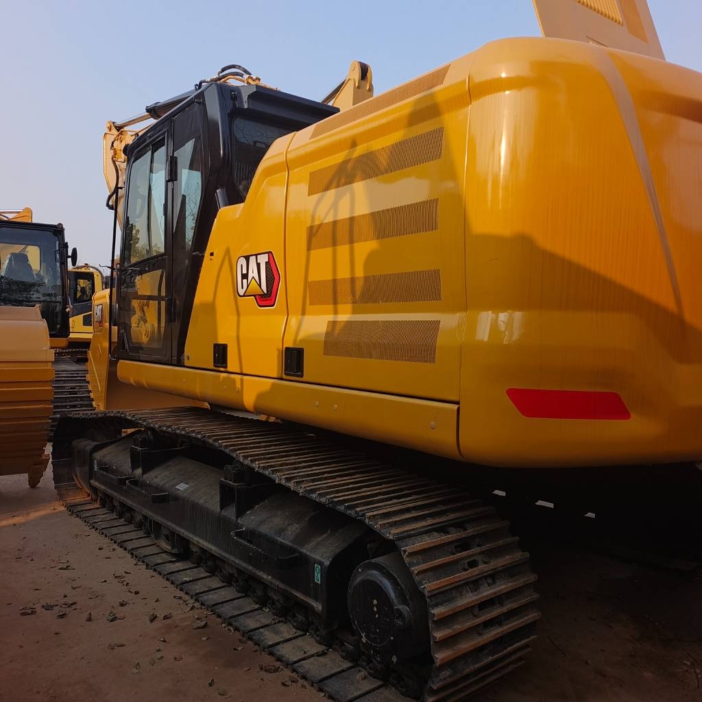 Pelle sur chenilles Caterpillar 326GC 3000 units excavators in stock — occasion 2024, 300 h