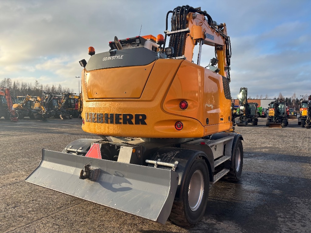 Liebherr 913 compact / Špičkové vybavení, Stage V kuva 5