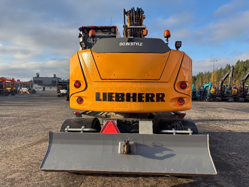 Liebherr 913 compact / Špičkové vybavení, Stage V kuva 4
