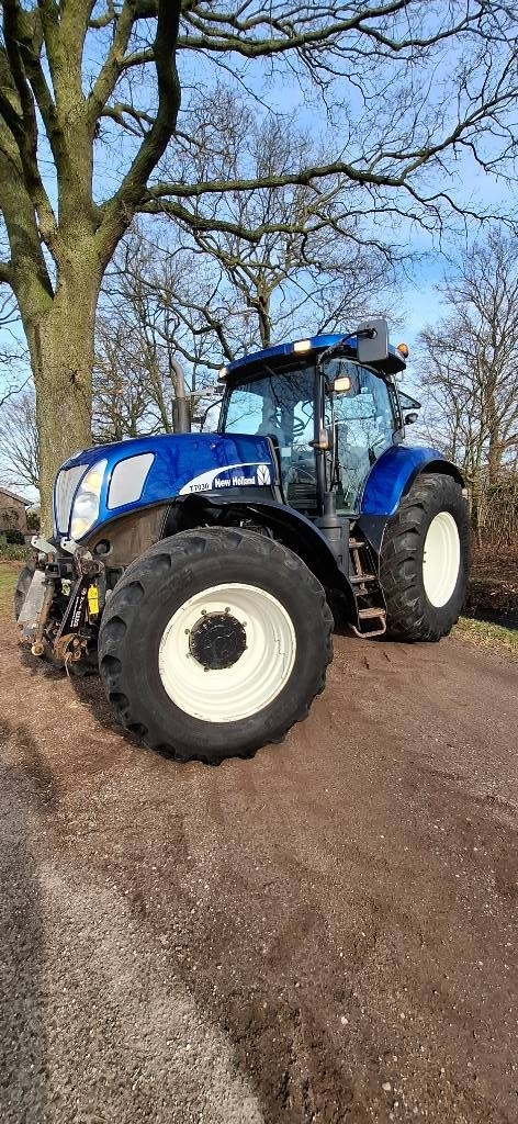 New Holland T 7030 PC
