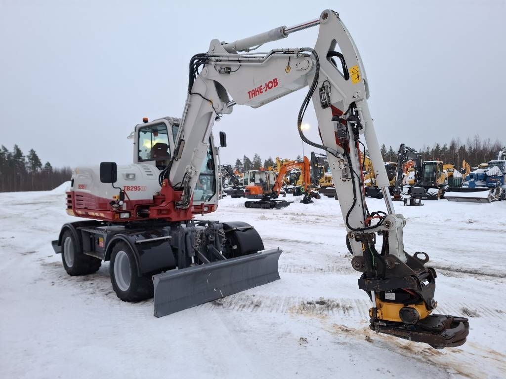 Takeuchi TB 295 W/rotátor, kliešte, ohrievač, mazivo kuva 3