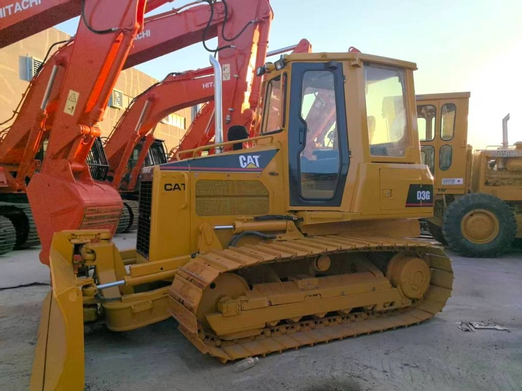 Bulldozer Caterpillar D 3 G — occasion 2020, 2 100 h