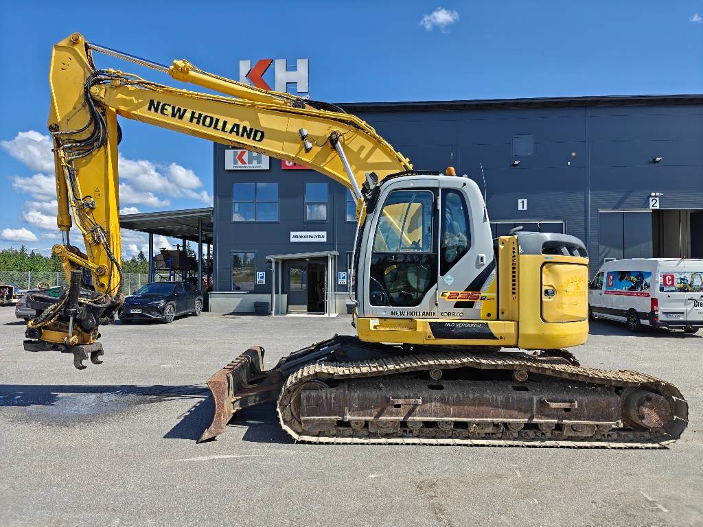 New Holland E 235 B SR-2