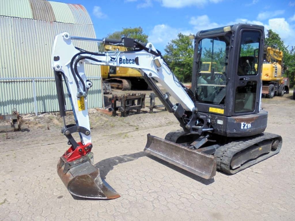 Mini-pelle Bobcat E 26 — occasion 2017, 3 901 h