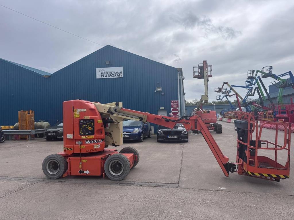 JLG E 300 AJP
